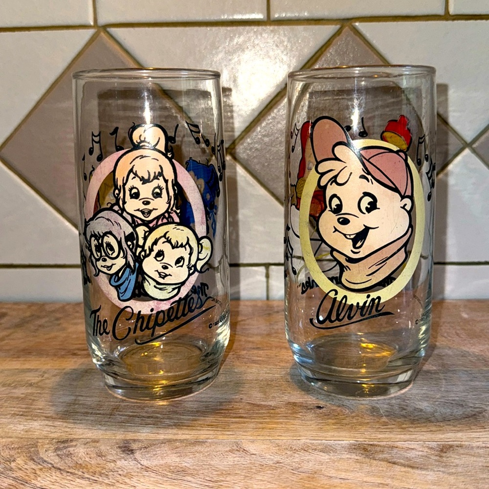 Vintage 1985 Alvin and the Chipmunks "Alvin & The Chipettes”.  Collectible